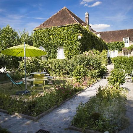 Aux Charmes De Maintenon Bagian luar foto