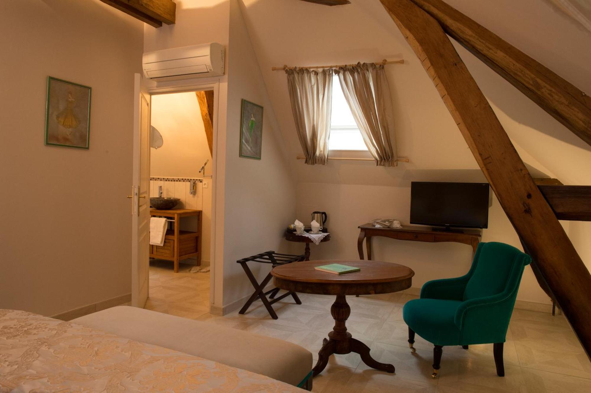 Aux Charmes De Maintenon Ruang foto