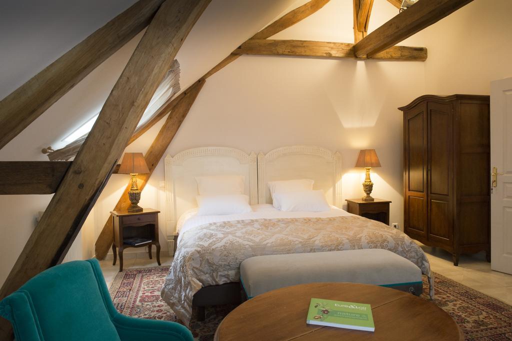 Aux Charmes De Maintenon Ruang foto