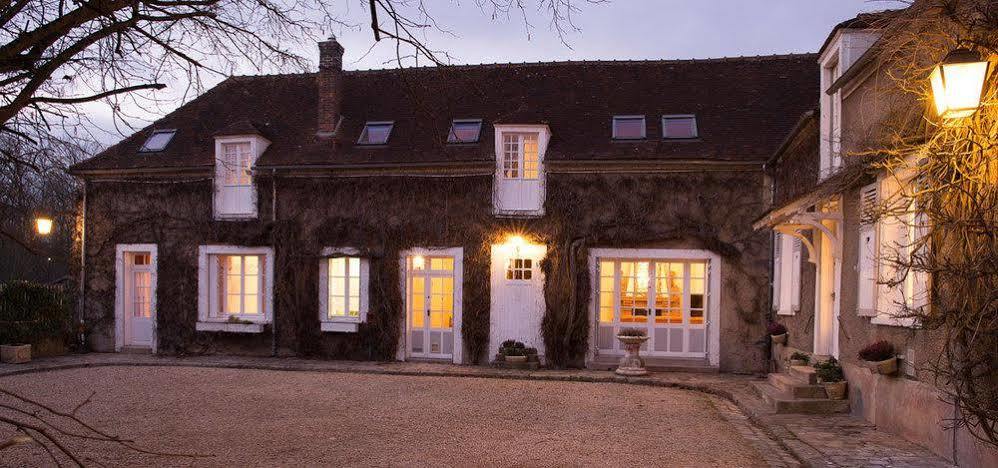 Aux Charmes De Maintenon Bagian luar foto